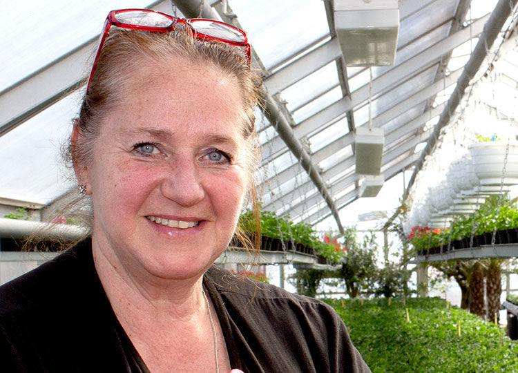 Tilfreds Wellvita-kunde fortæller om sin oplevelse med kosttilskud mod tunge ben og væske i kroppen