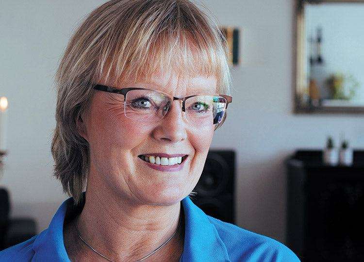Tilfreds Wellvita-kunde fortæller om sin oplevelse med kosttilskud til led og bevægelighed