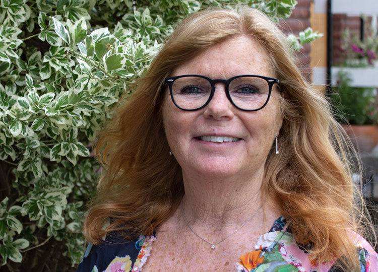Tilfreds Wellvita-kunde fortæller om sin oplevelse med kosttilskud i overgangsalderen